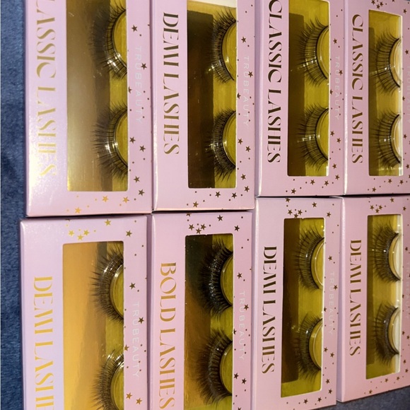 Lashes - Picture 1 of 1